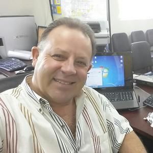 Meet your Posher, Esteban